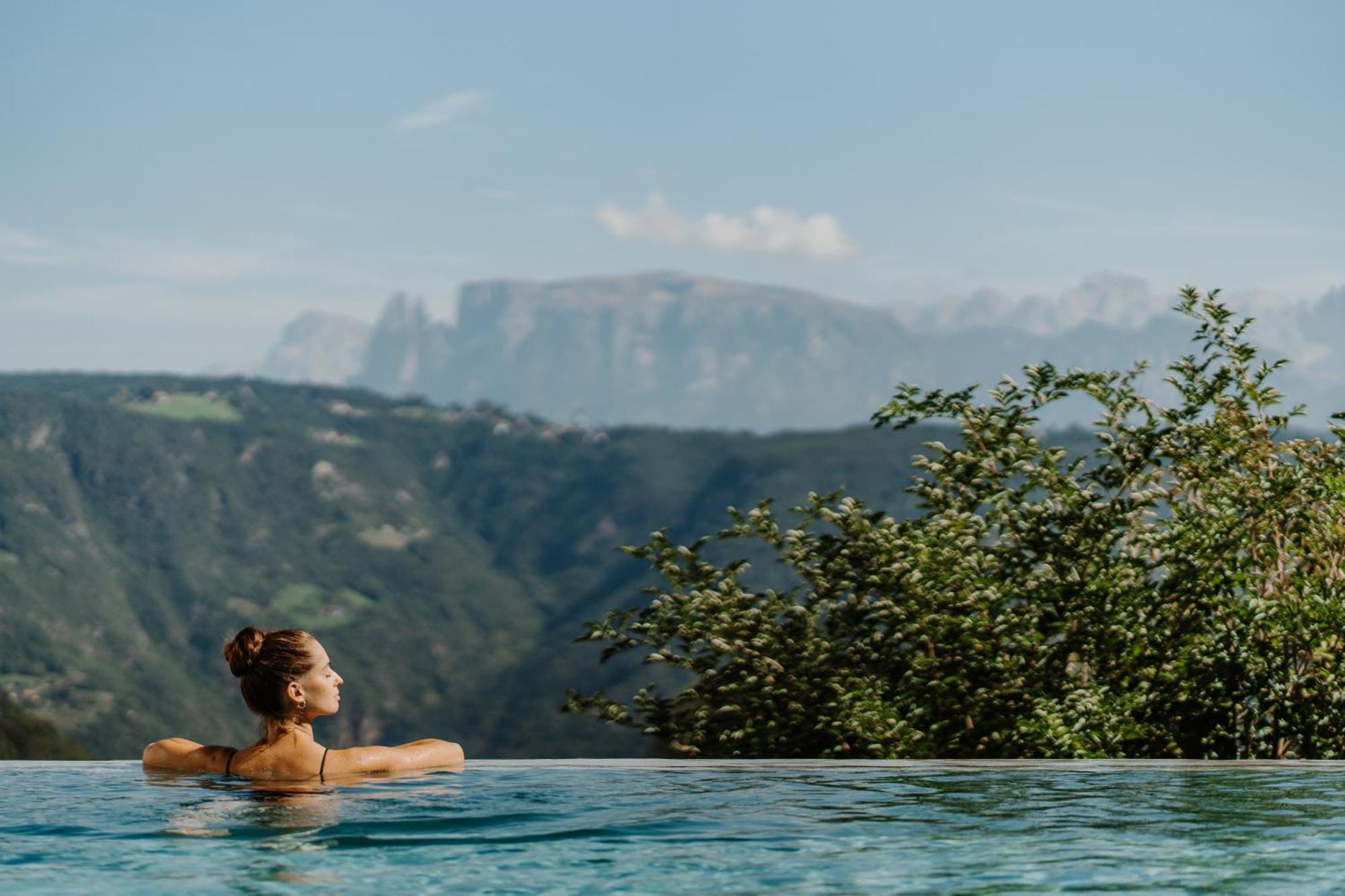 Hotel & Gasthof Zum Hirschen San Genesio Atesino Ngoại thất bức ảnh